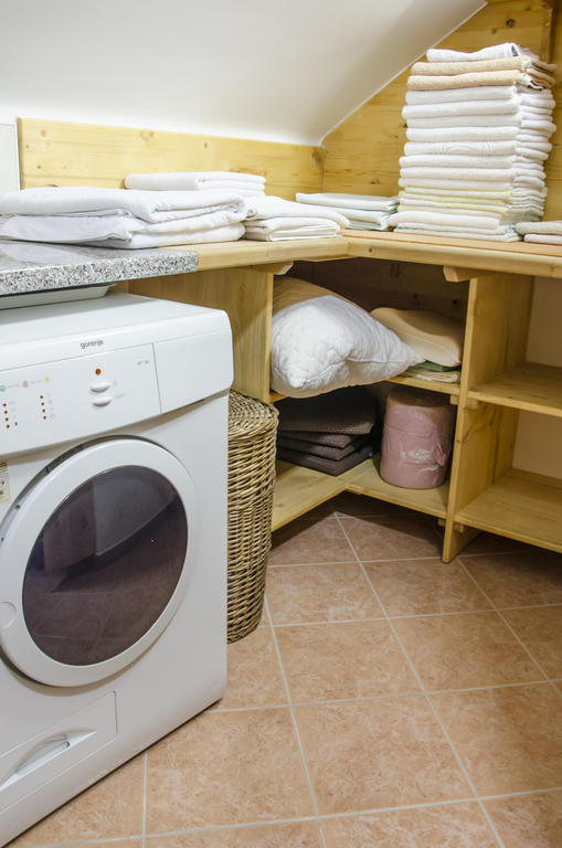 Miskar Rooms Церкниця Екстер'єр фото