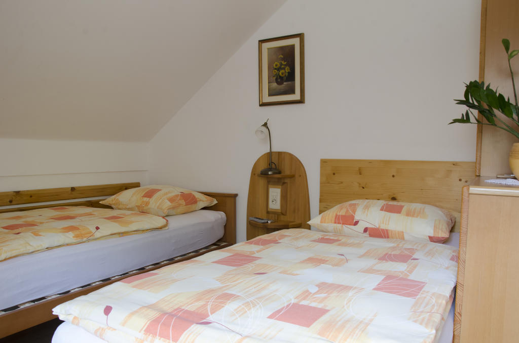 Miskar Rooms Церкниця Номер фото