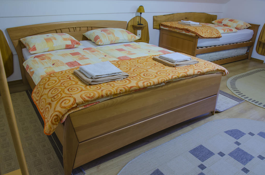 Miskar Rooms Церкниця Номер фото